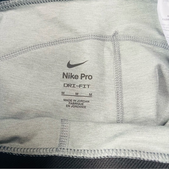 Nike Pro Women's 365 Grey Spandex Shorts Medium - Picture 6 of 6